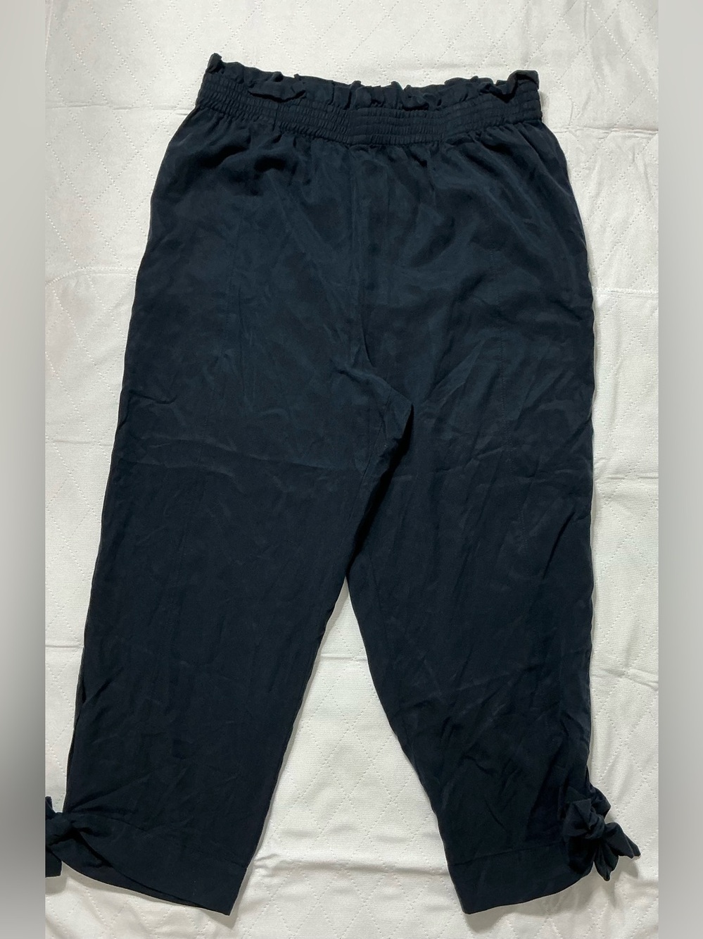 Gianni Bini Navy Blue Lyocell Paperbag Ankle Tie Cropped Pants Size L EUC